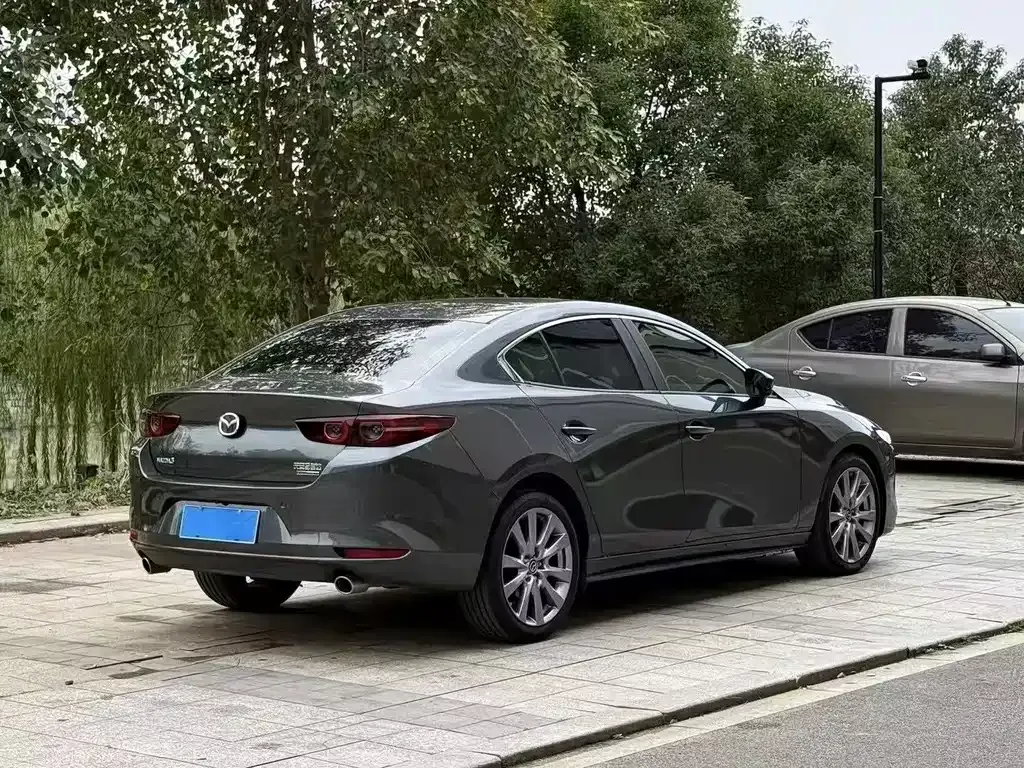 Mazda 3 Axela — фото 8