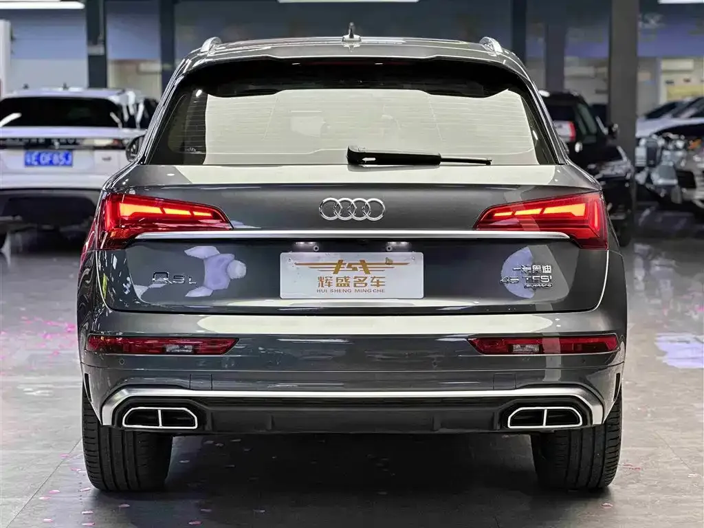 Audi Q5L — фото 4