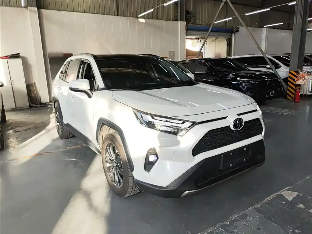 Toyota RAV4 — фото 4