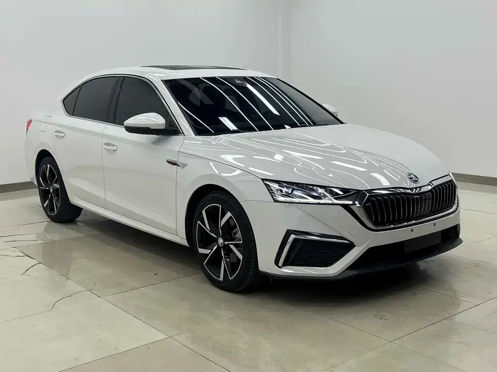 Skoda Octavia — фото 2