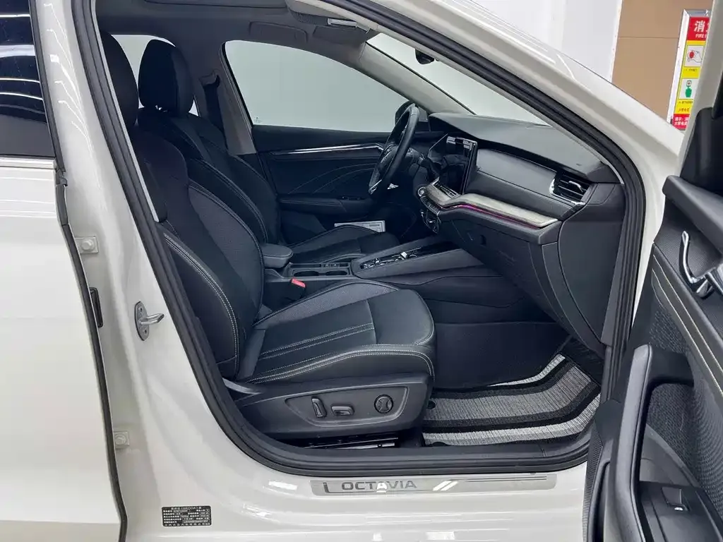 Skoda Octavia — фото 9