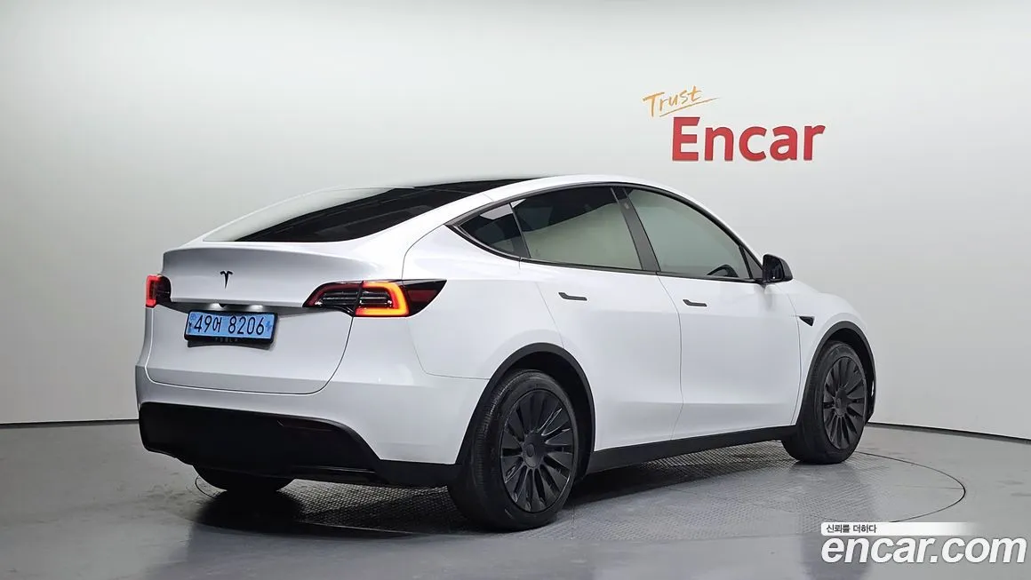 Tesla Model Y — фото 2