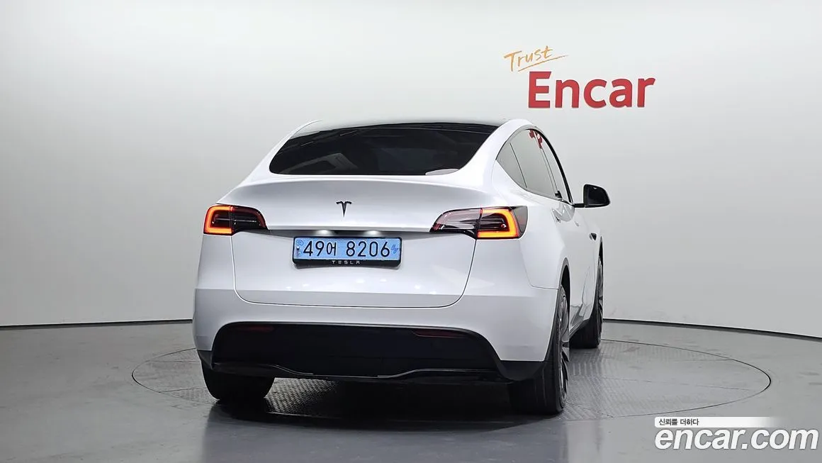 Tesla Model Y — фото 4