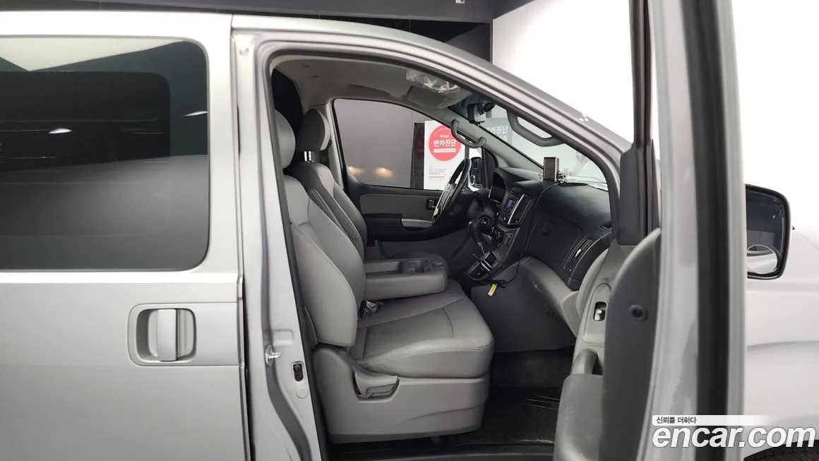 Hyundai Starex — фото 10