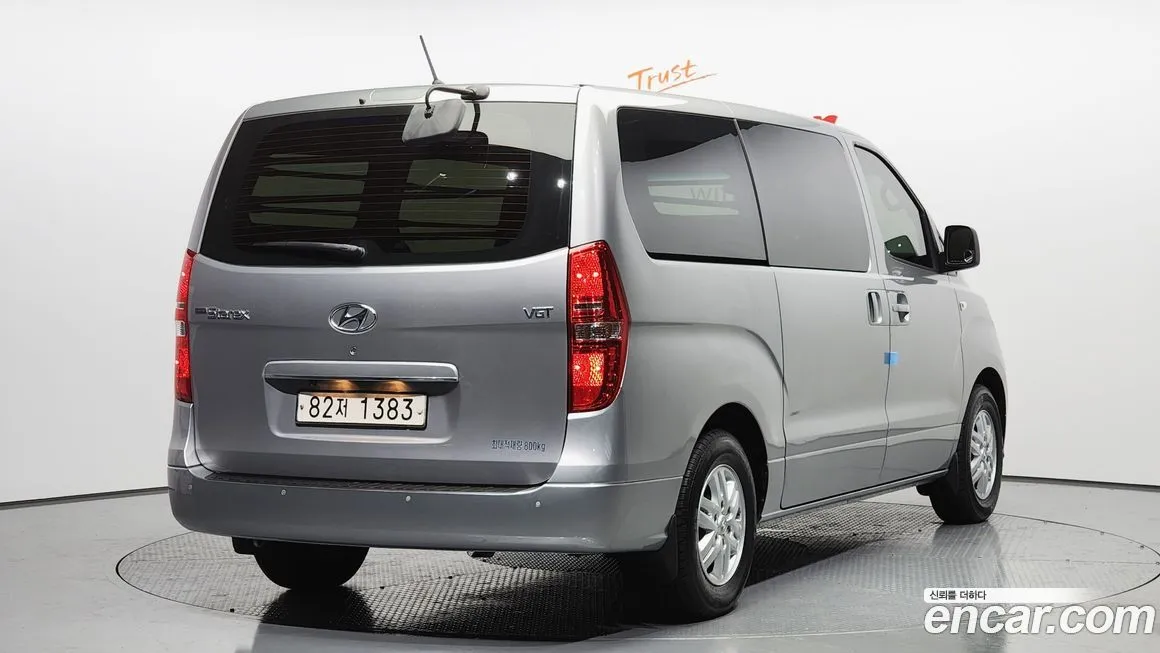 Hyundai Starex — фото 2