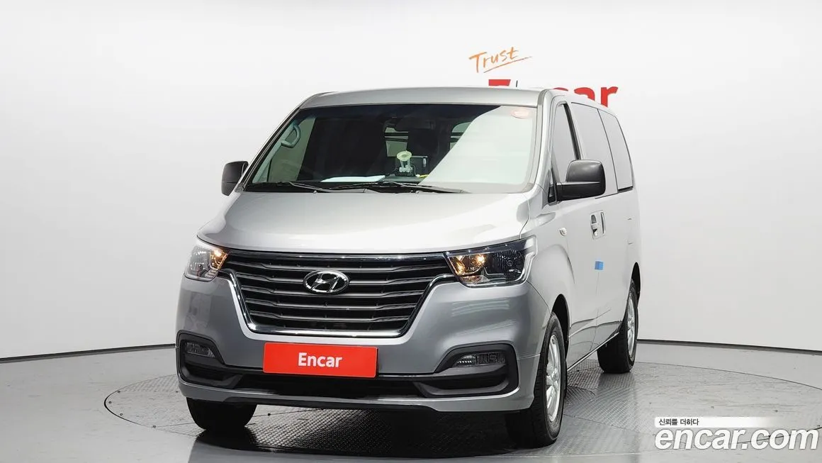 Hyundai Starex — фото 3