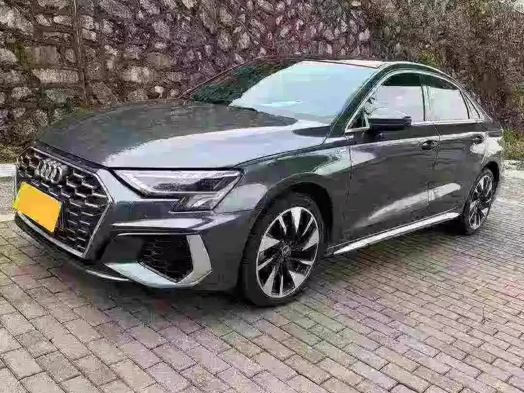 Audi A3 — фото 1