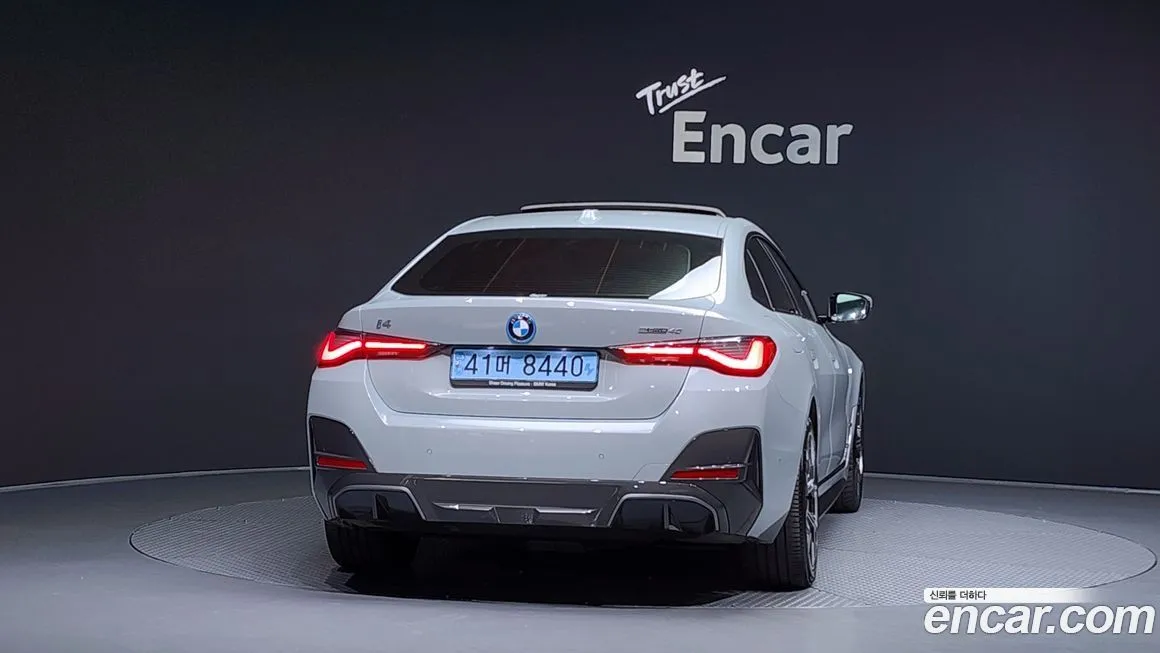 BMW i4 — фото 4