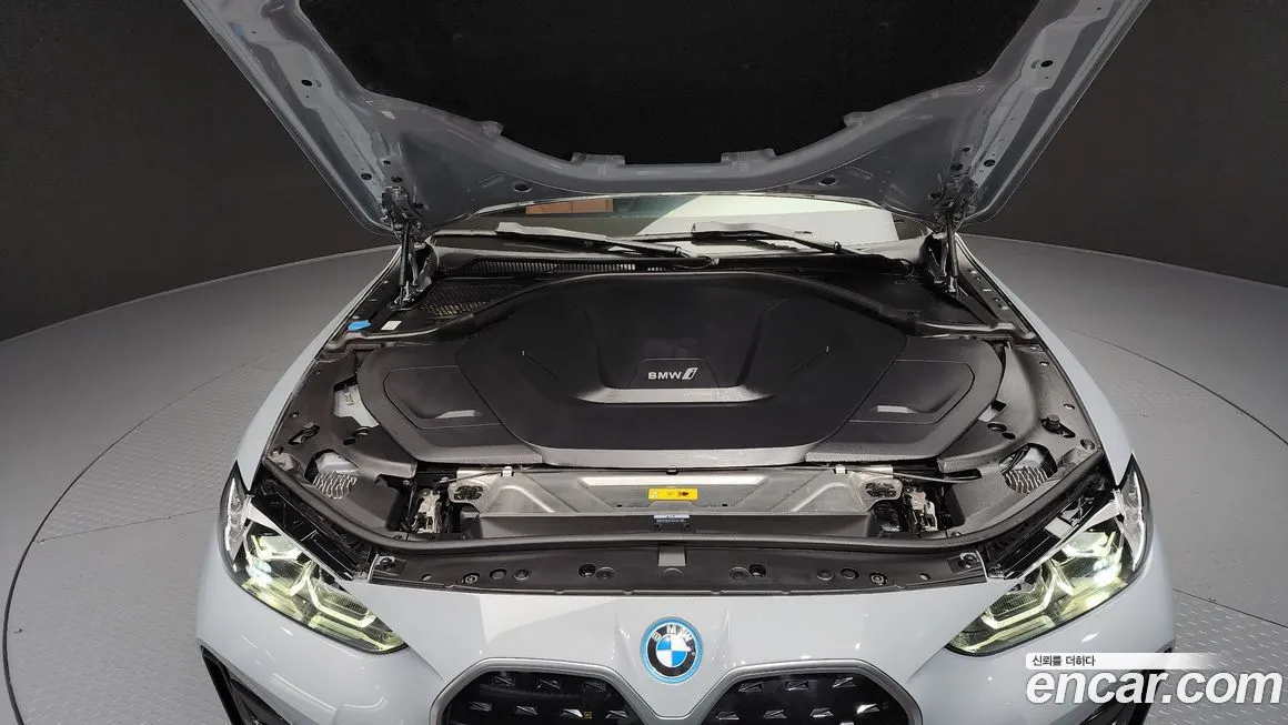 BMW i4 — фото 6