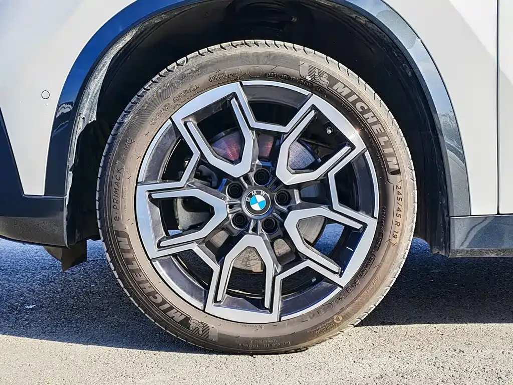 BMW X1 — фото 9