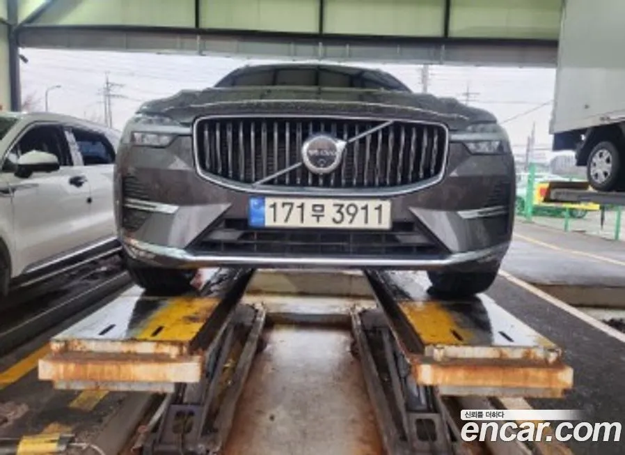 Volvo XC60 — фото 1