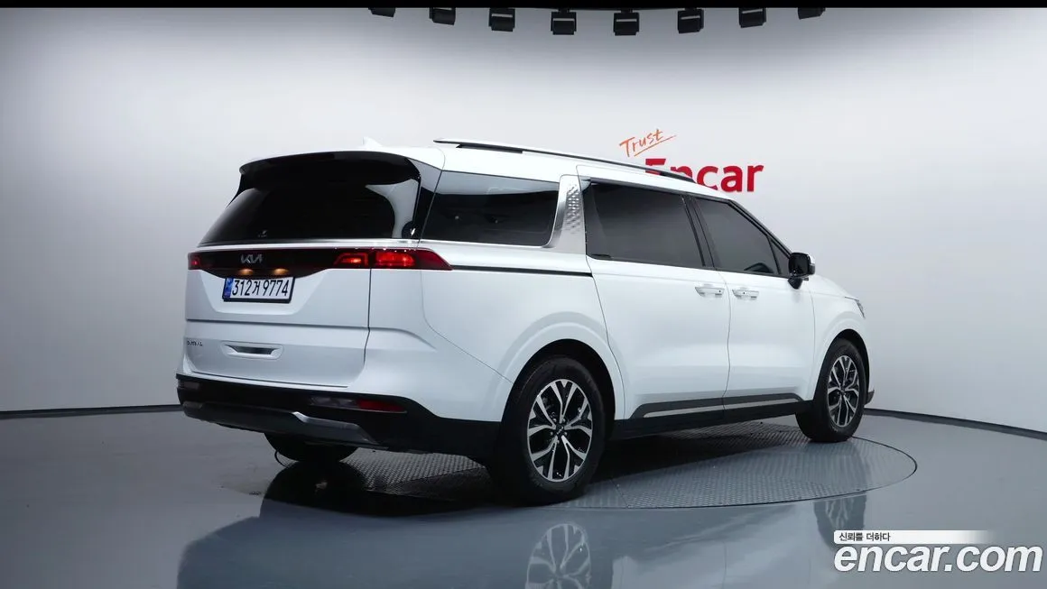 Kia Carnival — фото 2