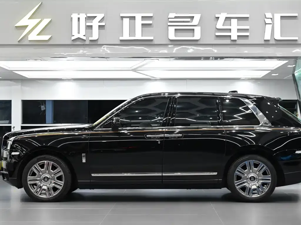 Rolls-Royce Cullinan — фото 8