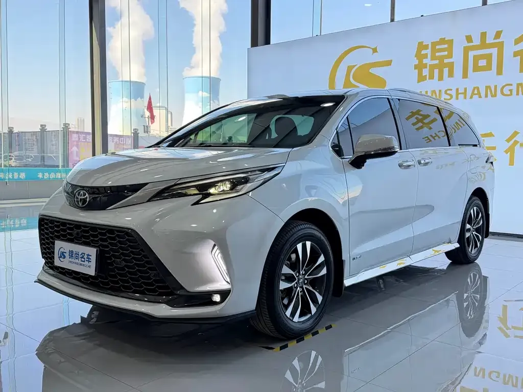Toyota Granvia — фото 2