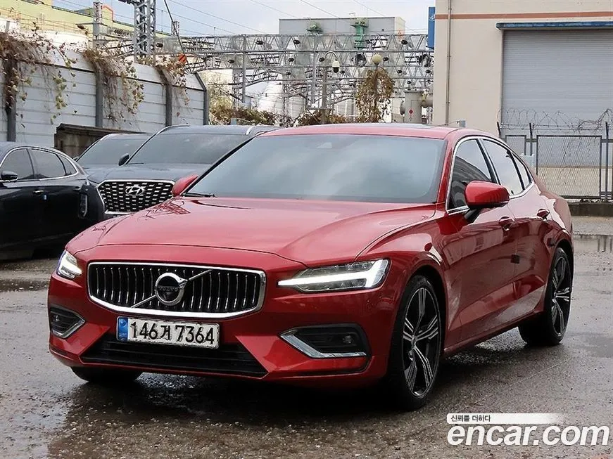 Volvo S60 — фото 1