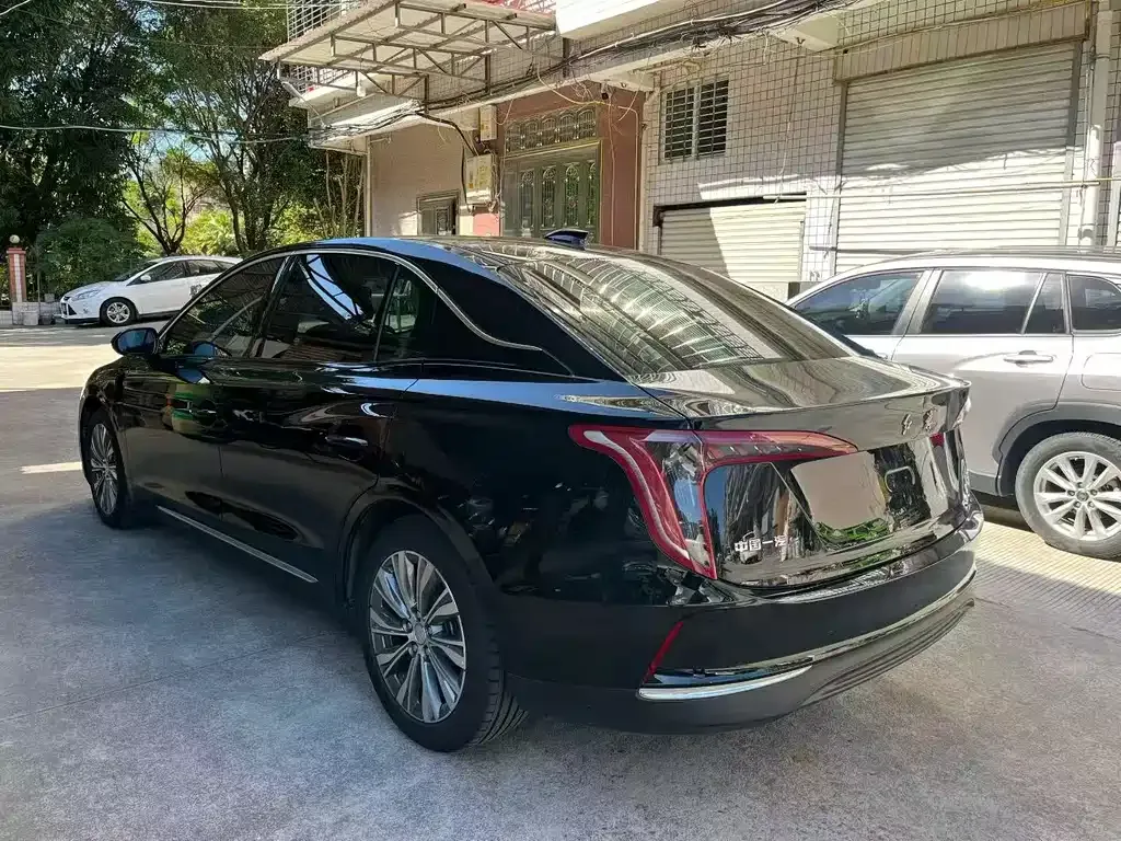 Hongqi E-QM5 — фото 9