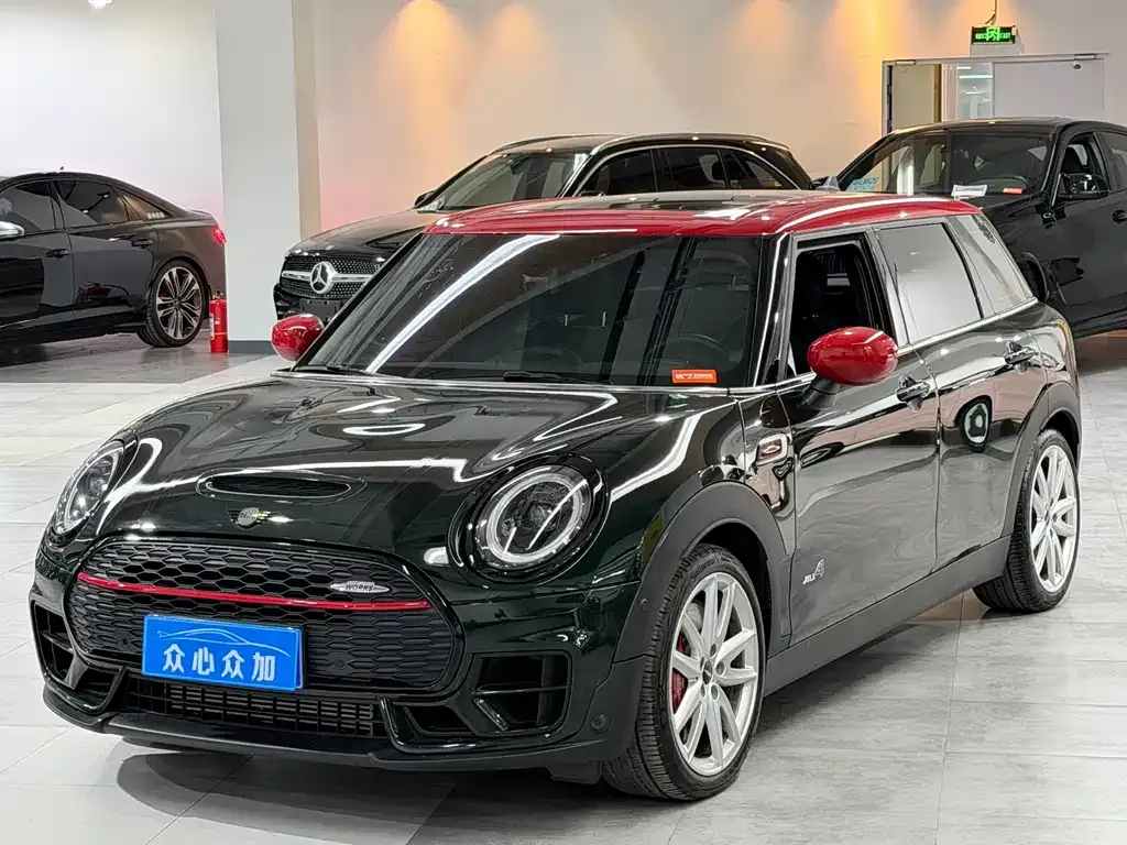 MINI Clubman JCW — фото 1
