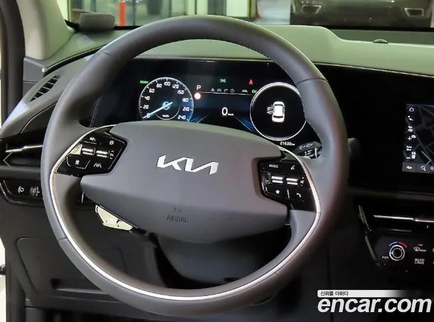 Kia Niro — фото 8