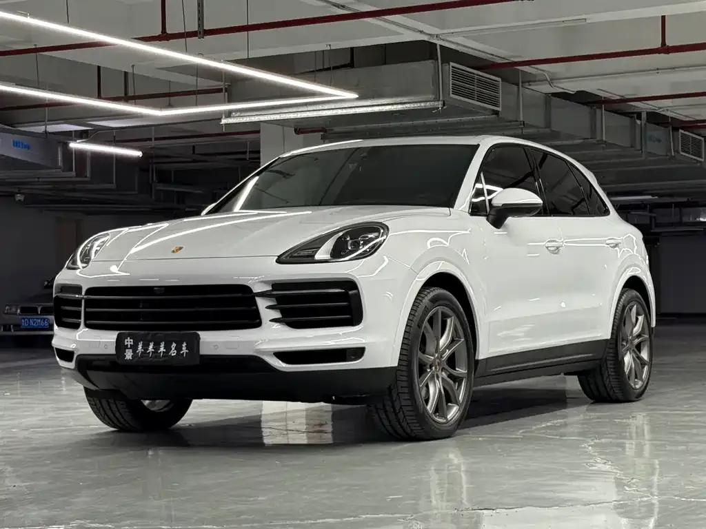 Porsche Cayenne — фото 1
