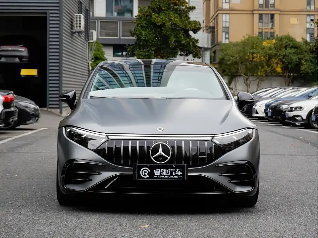 Mercedes-Benz EQS AMG — фото 3
