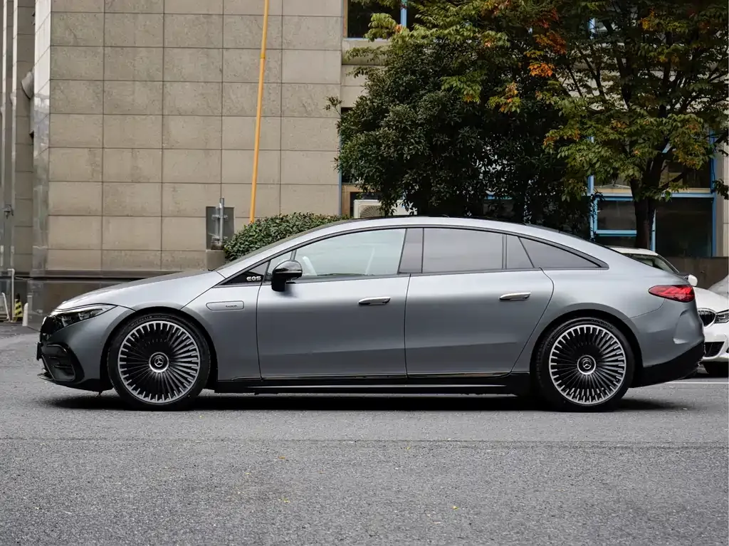 Mercedes-Benz EQS AMG — фото 4
