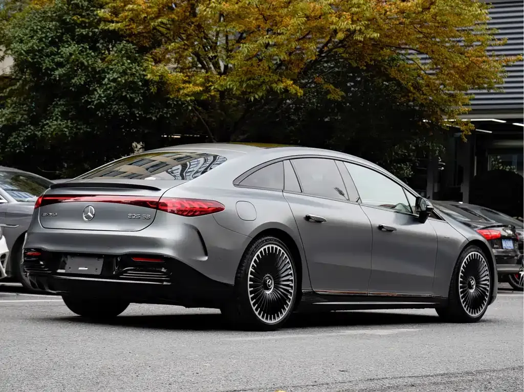 Mercedes-Benz EQS AMG — фото 5