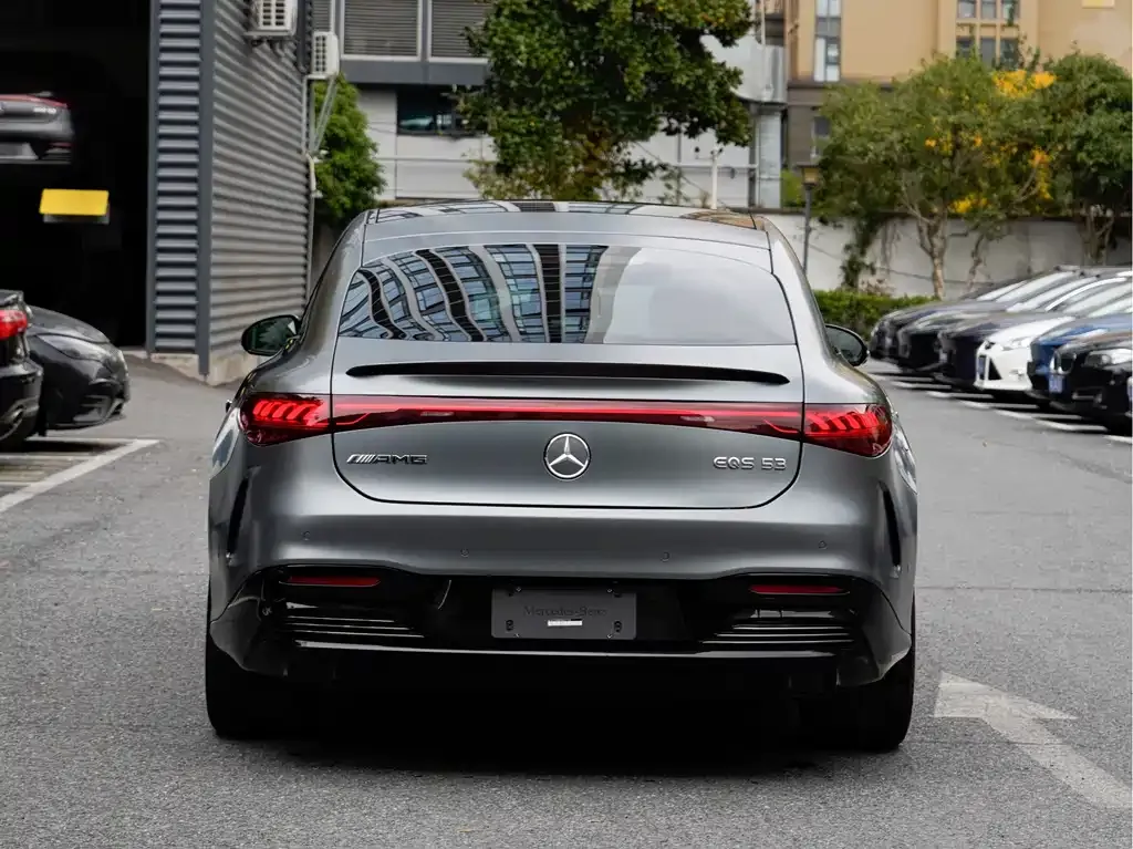Mercedes-Benz EQS AMG — фото 6