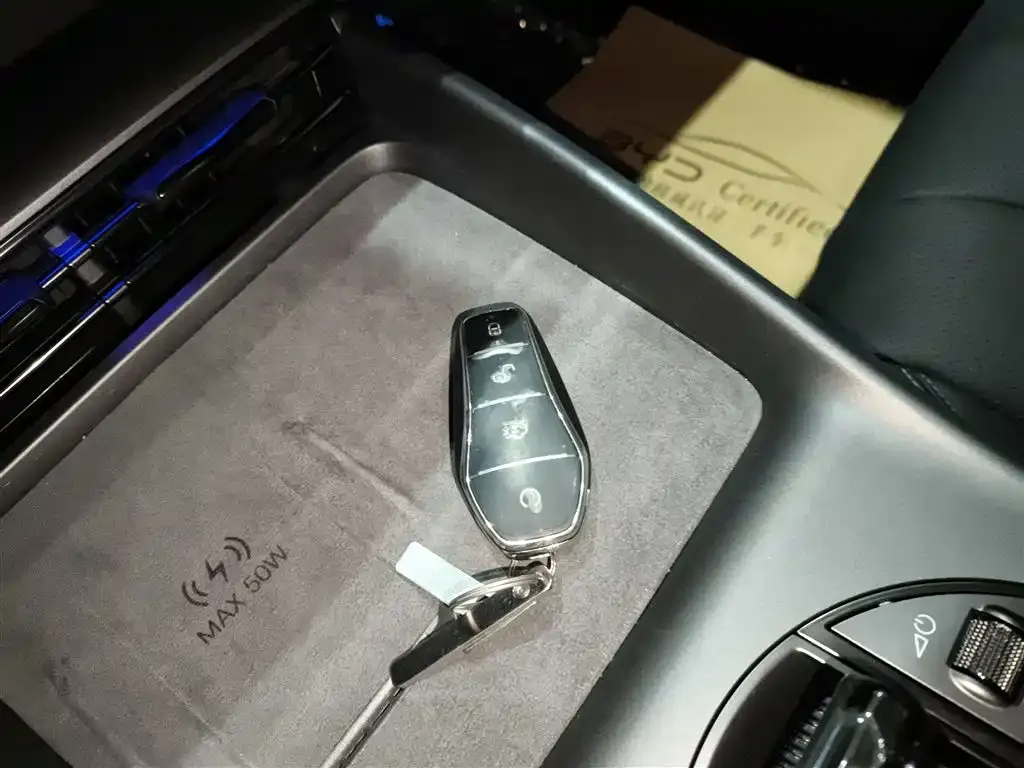 BYD Seal — фото 9