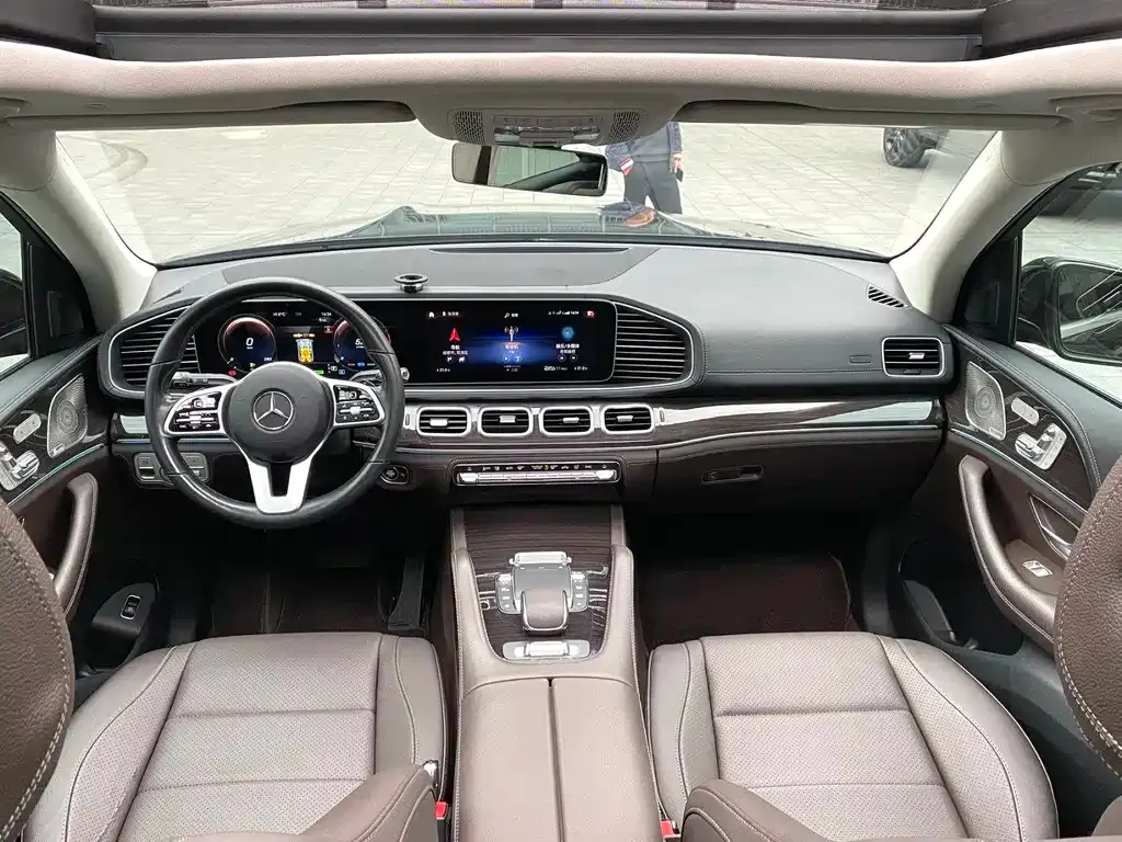 Mercedes-Benz GLS — фото 6