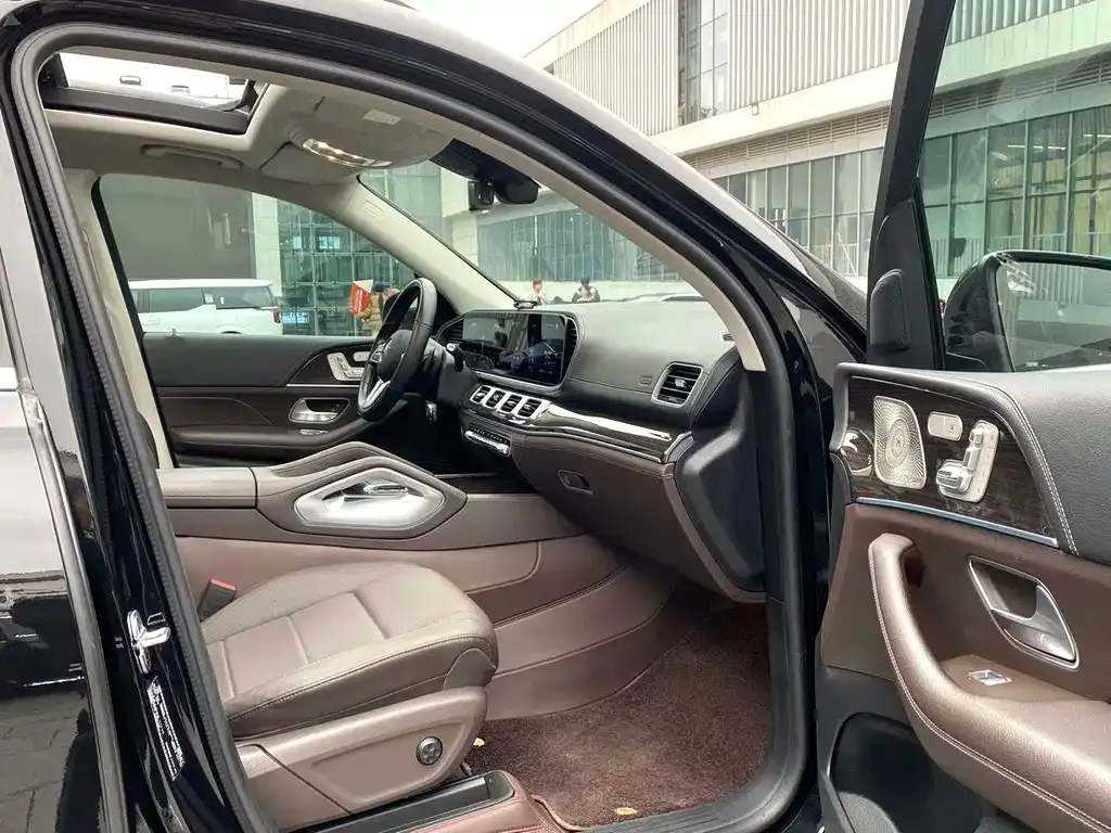 Mercedes-Benz GLS — фото 7