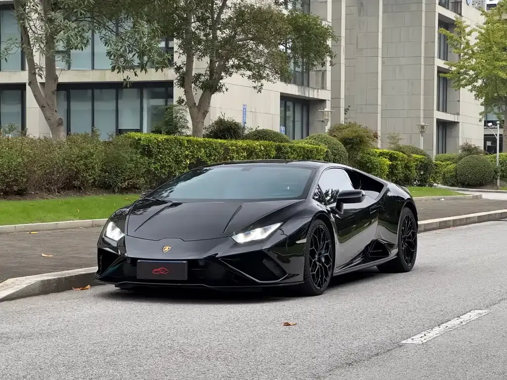 Lamborghini Huracan — фото 1