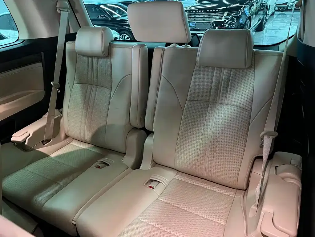 Toyota Alphard — фото 10