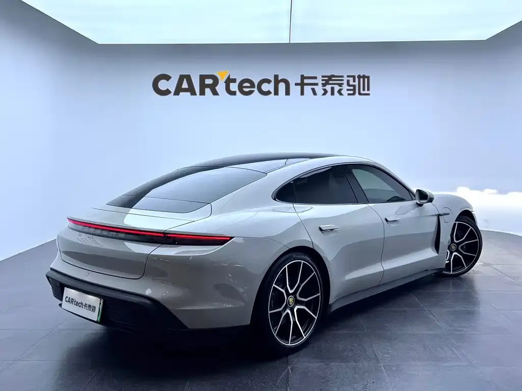 Porsche Taycan — фото 6