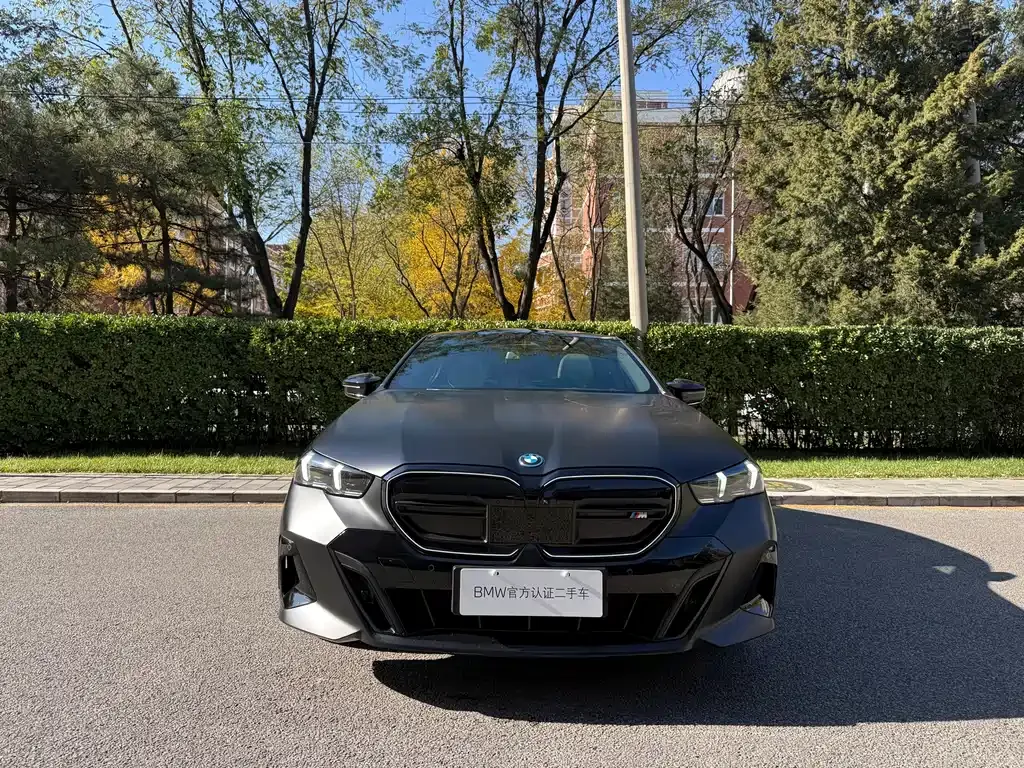 BMW i5 M60 — фото 2