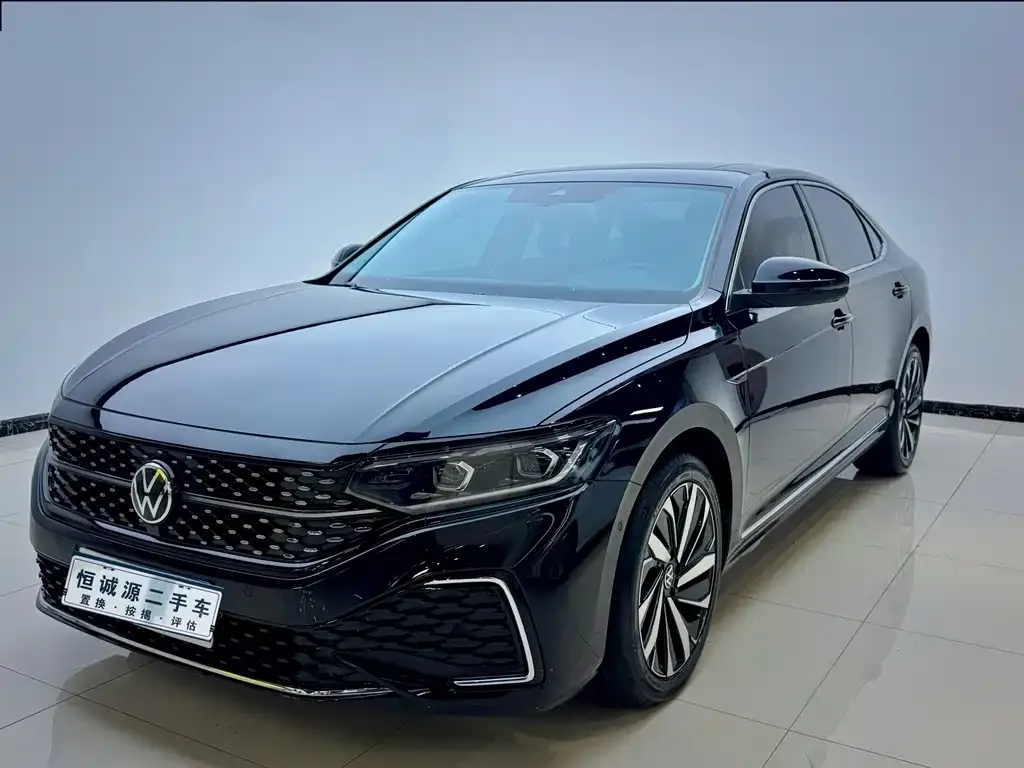 Volkswagen Passat — фото 1