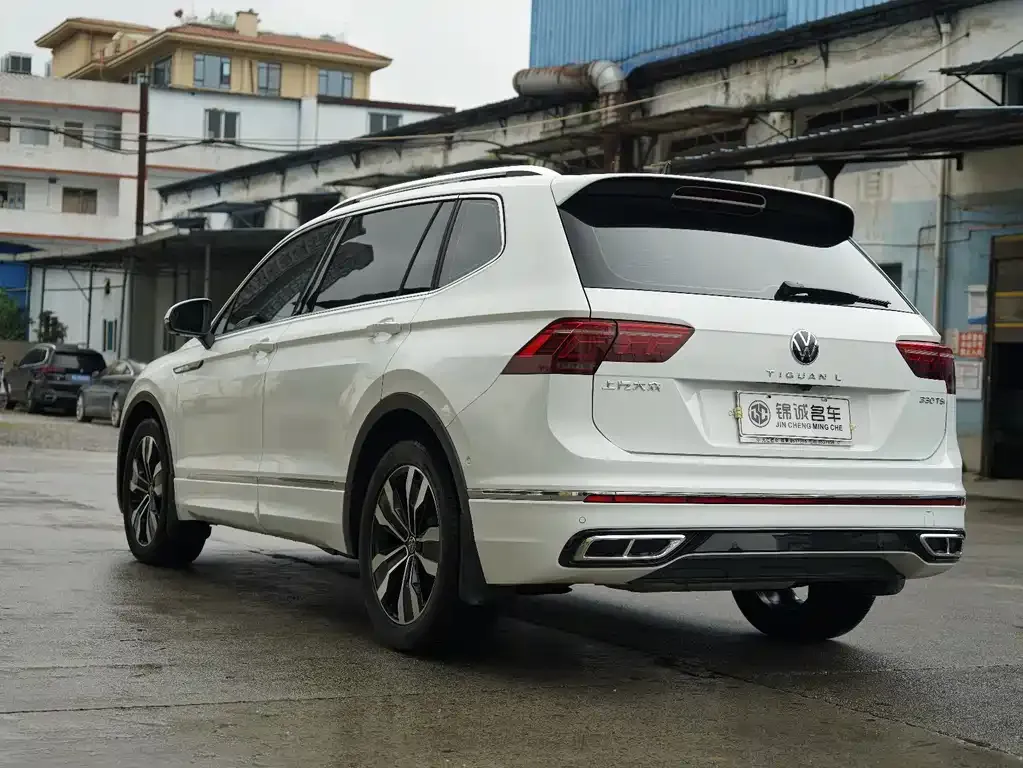Volkswagen Tiguan L — фото 9