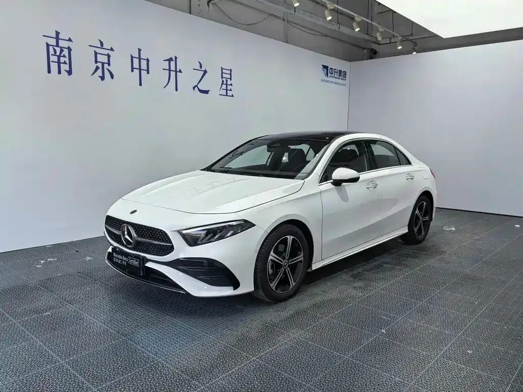 Mercedes-Benz A-Class — фото 1