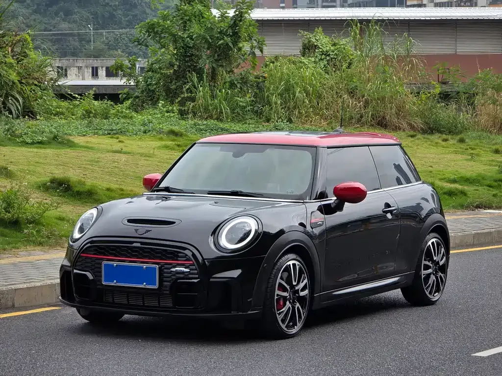 MINI JCW (John Cooper Works) — фото 1