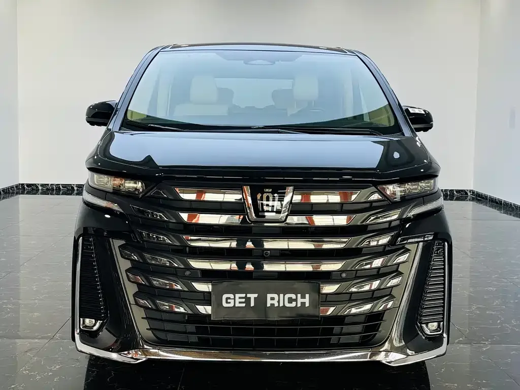Toyota Vellfire — фото 1