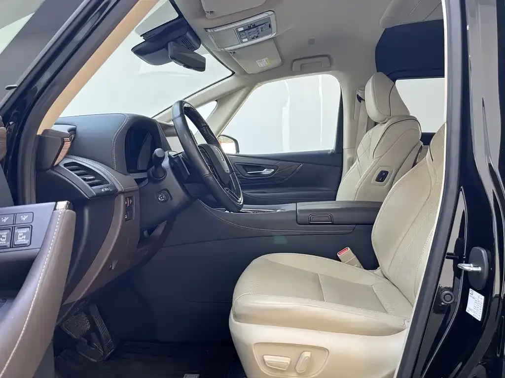 Toyota Vellfire — фото 4