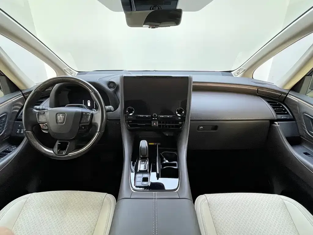 Toyota Vellfire — фото 5