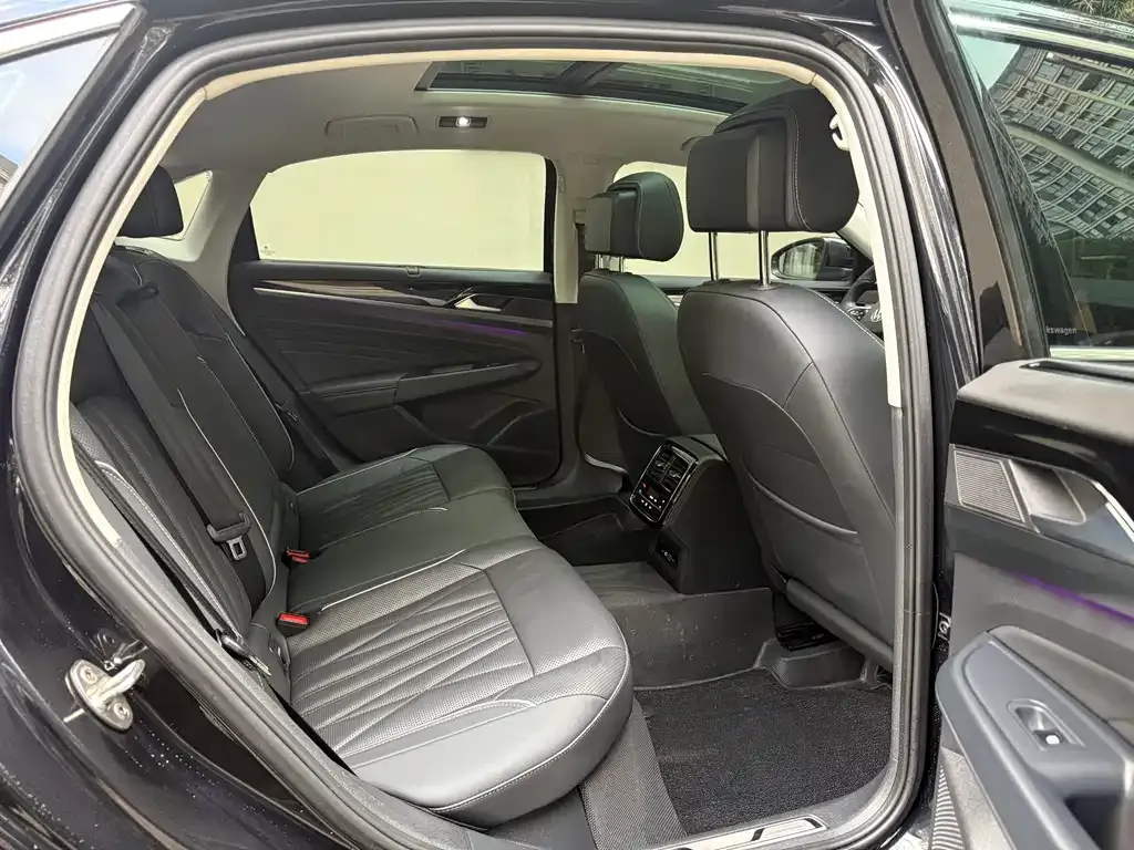 Volkswagen Passat — фото 10