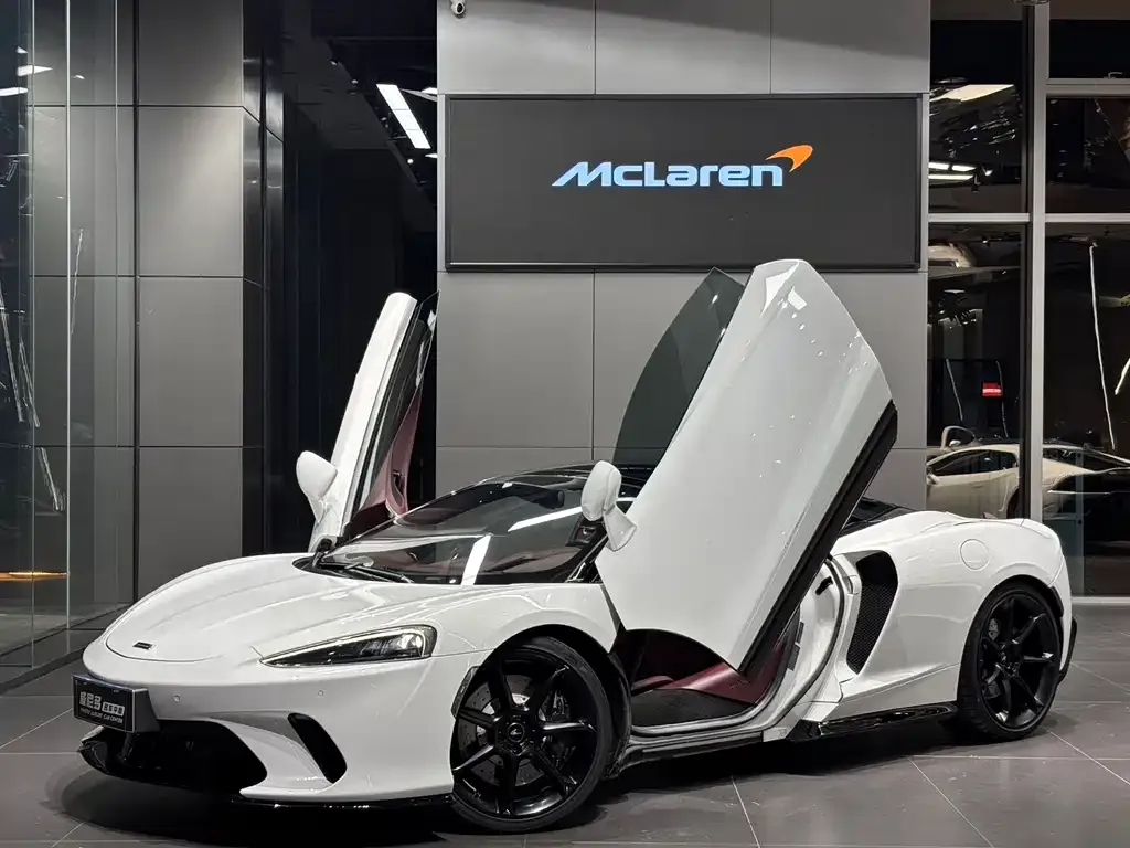McLaren GT — фото 1