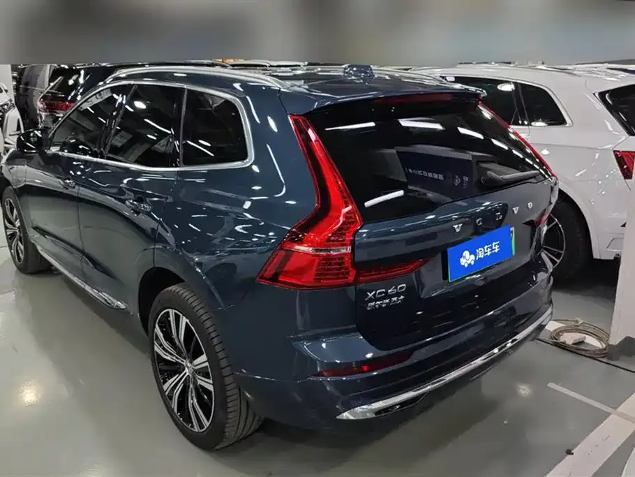 Volvo XC60 PHEV — фото 3