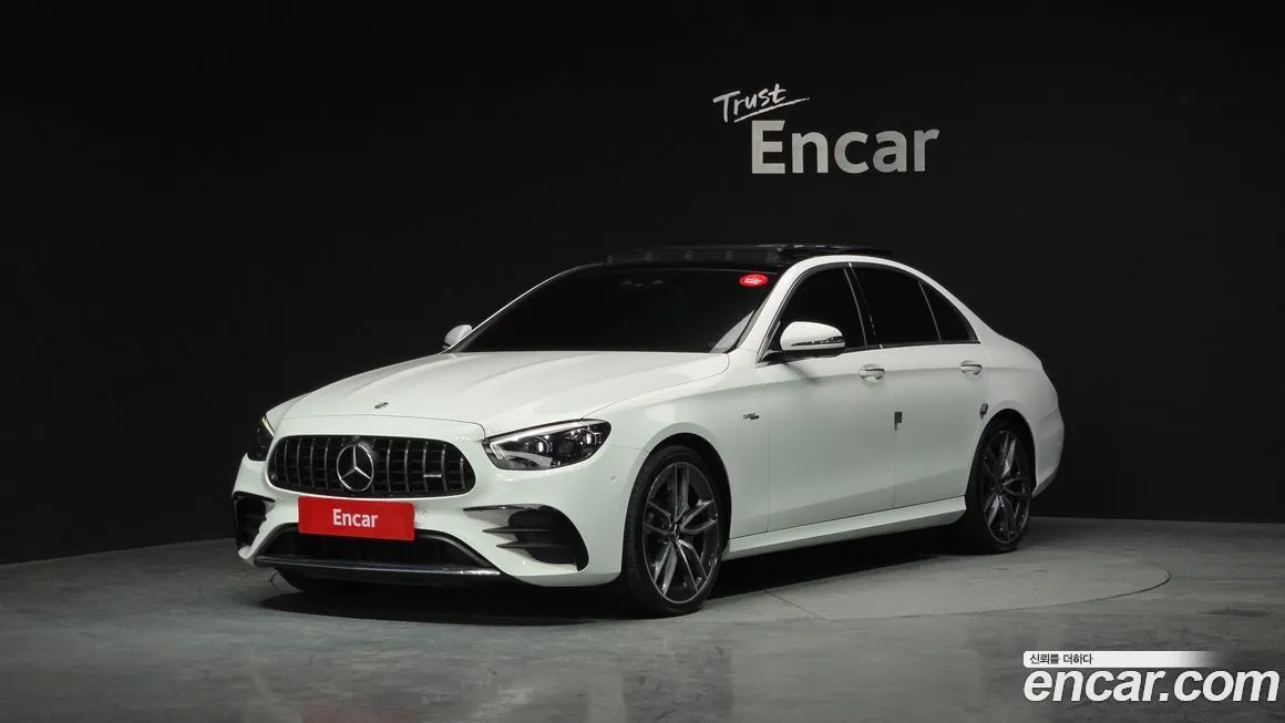 Mercedes-Benz E-Class — фото 1
