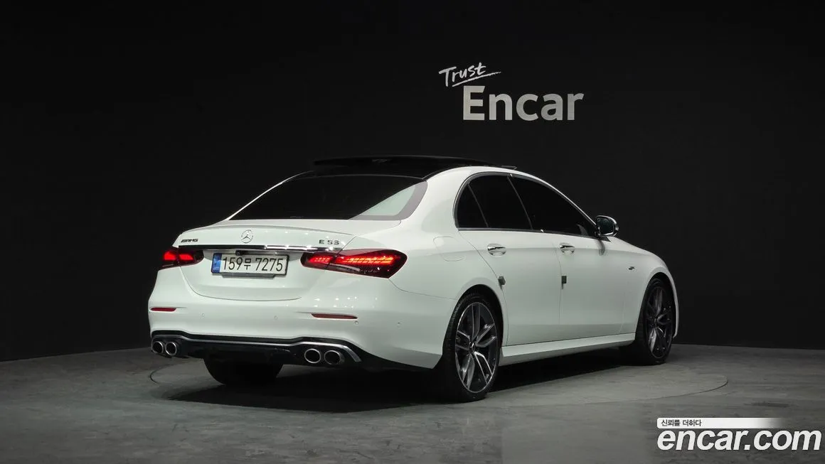 Mercedes-Benz E-Class — фото 2