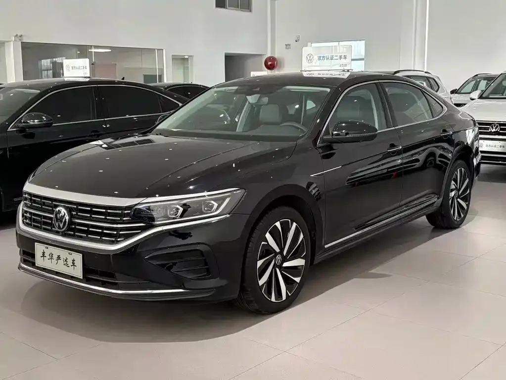 Volkswagen Passat — фото 1