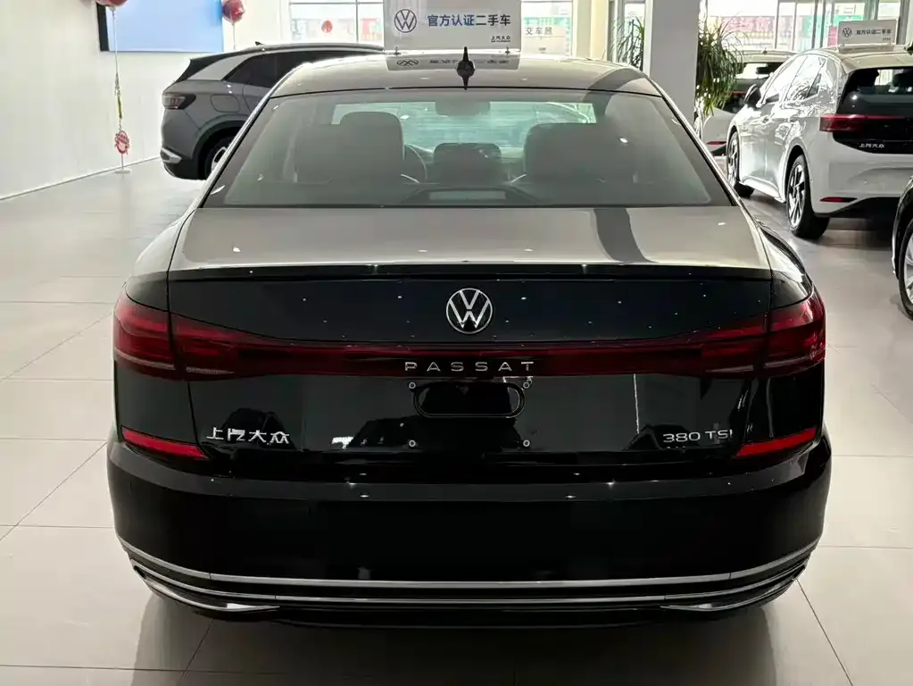 Volkswagen Passat — фото 5