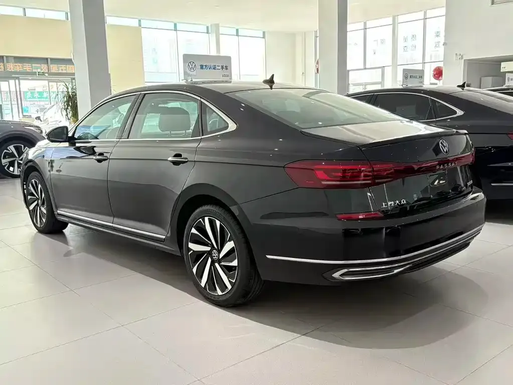 Volkswagen Passat — фото 6