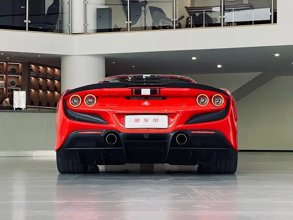 Ferrari F8 — фото 5